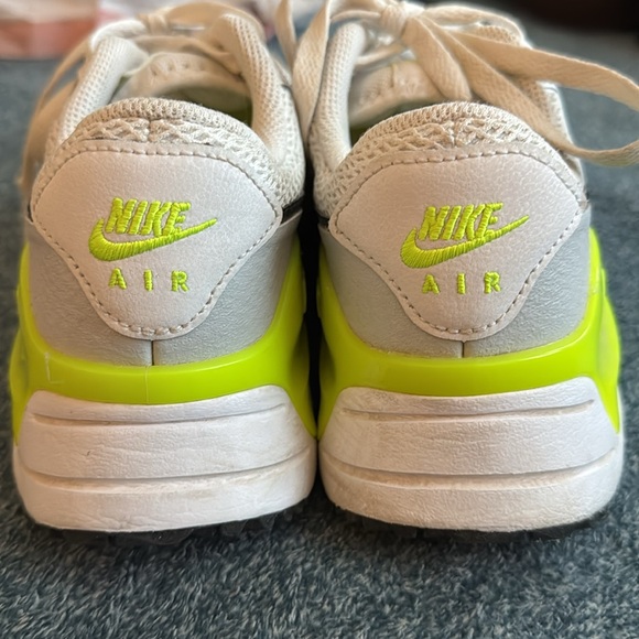 Nike AIRMAX Women’s size 9 - Picture 3 of 5